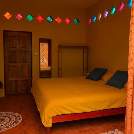 One World Bungalows Ko Lanta Esterno foto