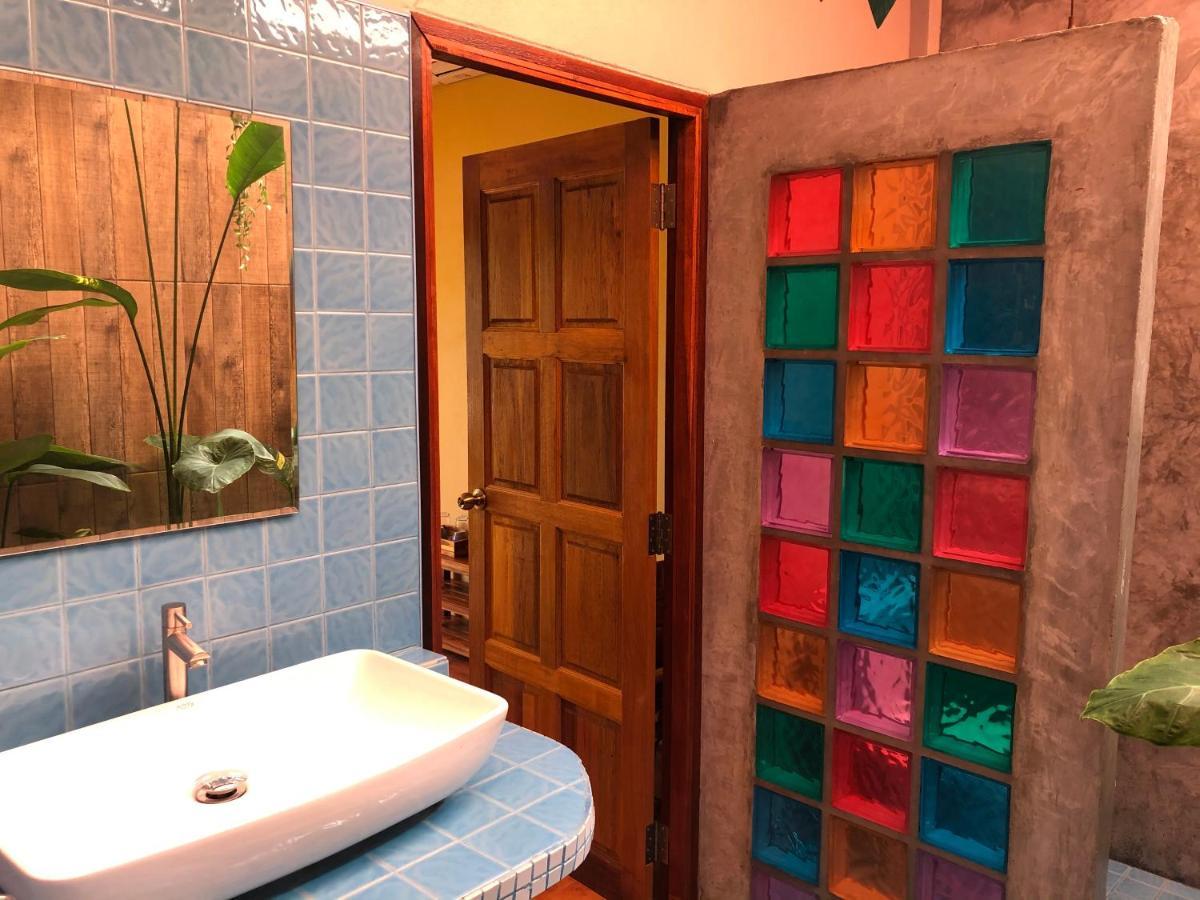 One World Bungalows Ko Lanta Esterno foto
