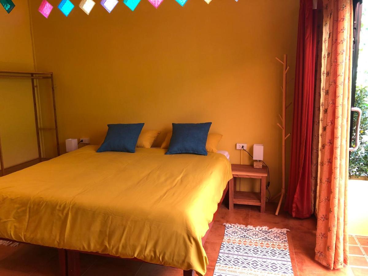 One World Bungalows Ko Lanta Esterno foto