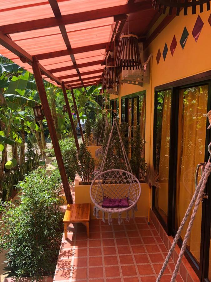 One World Bungalows Ko Lanta Esterno foto