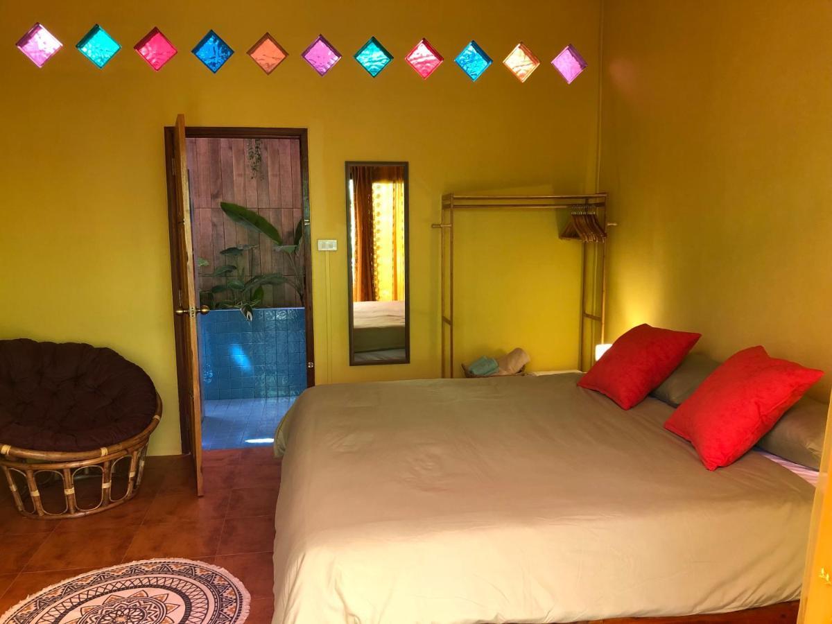 One World Bungalows Ko Lanta Esterno foto