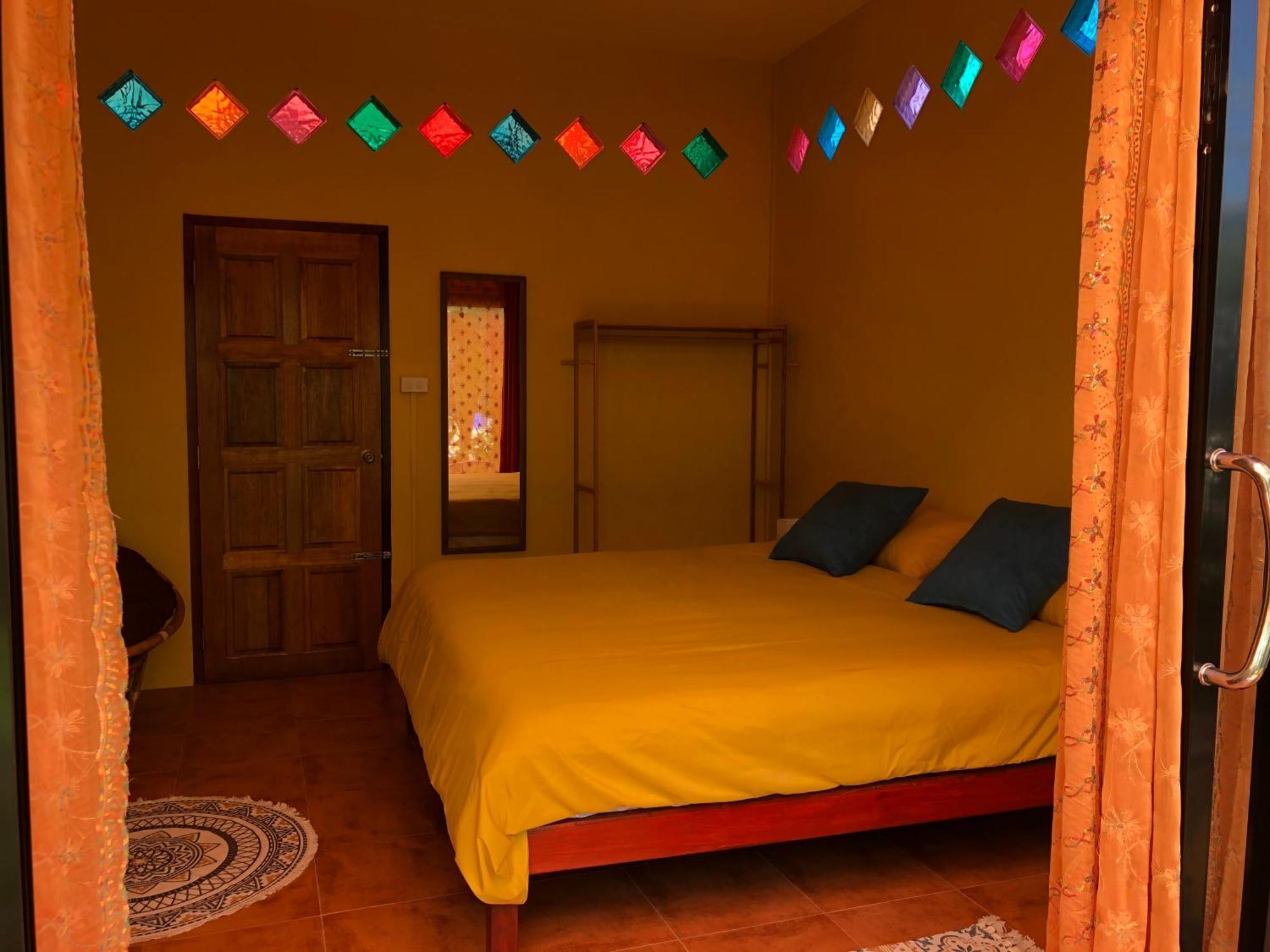 One World Bungalows Ko Lanta Esterno foto